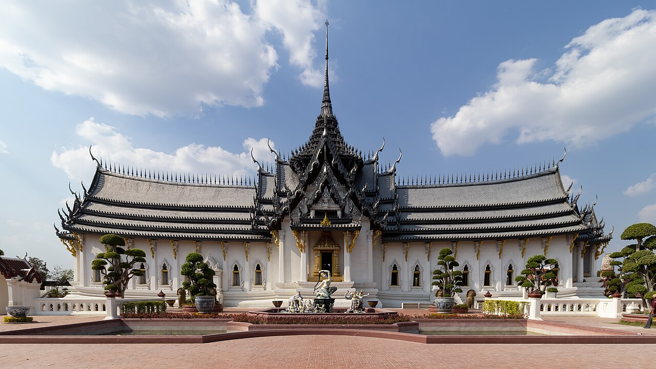 Sanphet Prasat Palace replica at Muang Boran
