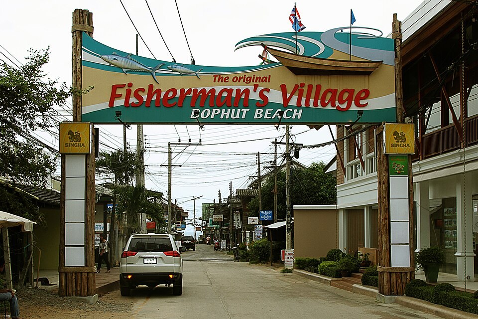 Fisherman’s Village sign and street leading into the village in Bophut