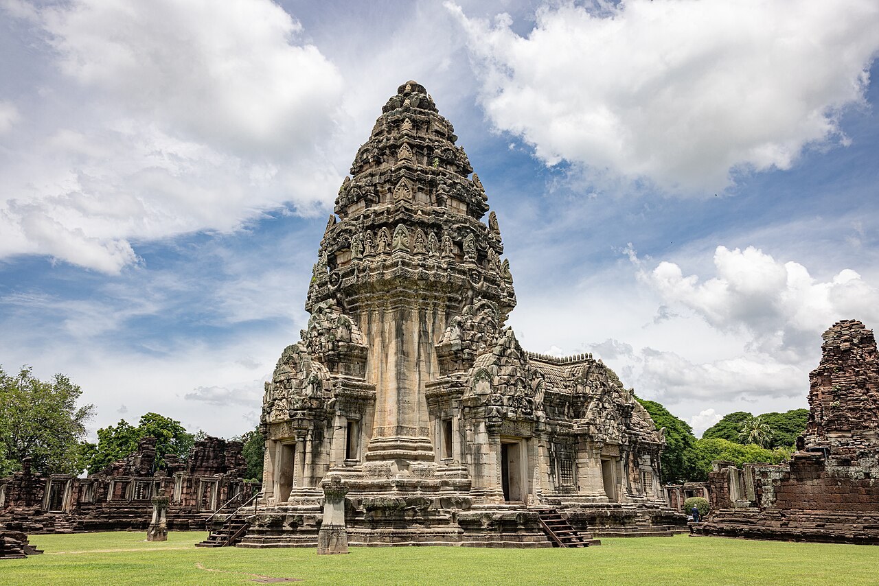 Kuil batu utama di Taman Sejarah Phimai