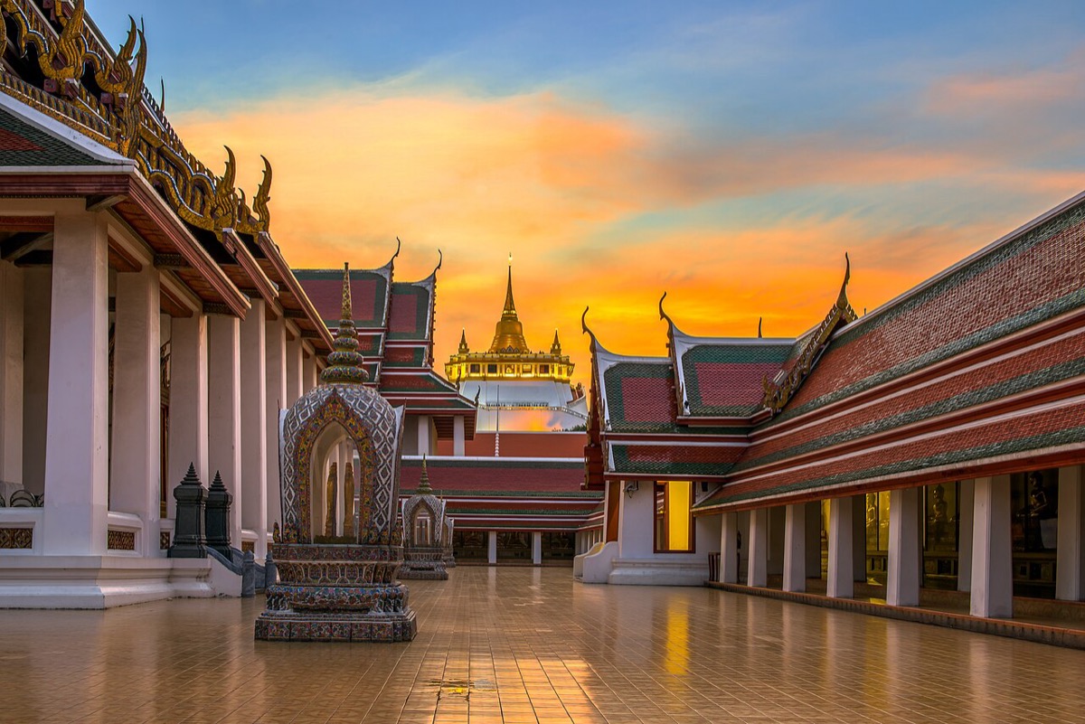 The golden chedi of the Golden Mount seen from the Wat Saket grounds